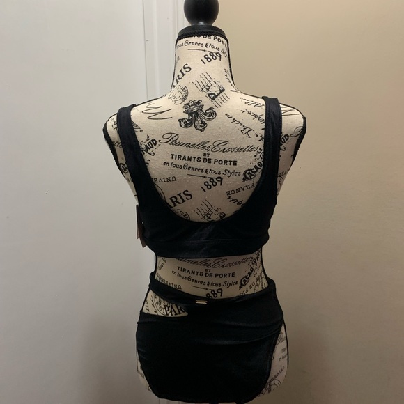 COPY - Victoria’s Secret Lagos Cut Out High Waisted Bikini Set, Black, NWT, 2 s… - Picture 3 of 6